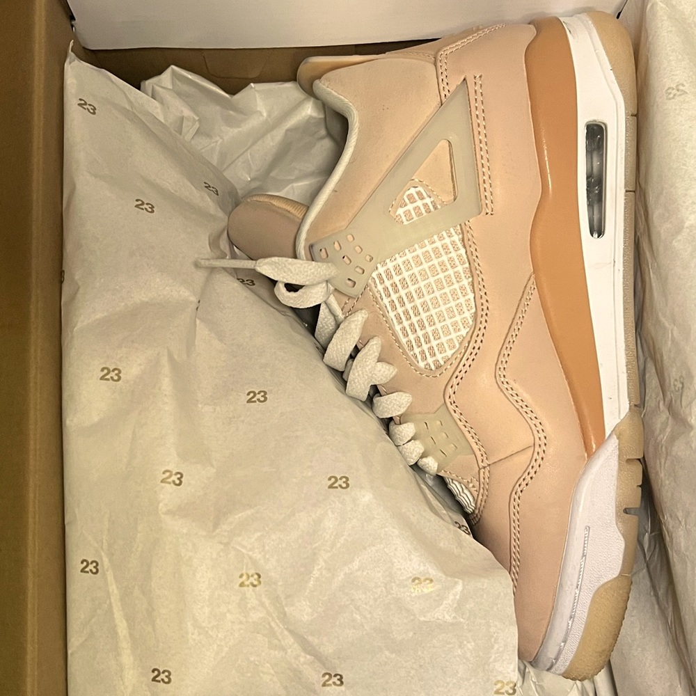 WMNS AIR JORDAN 4 RETRO - like new